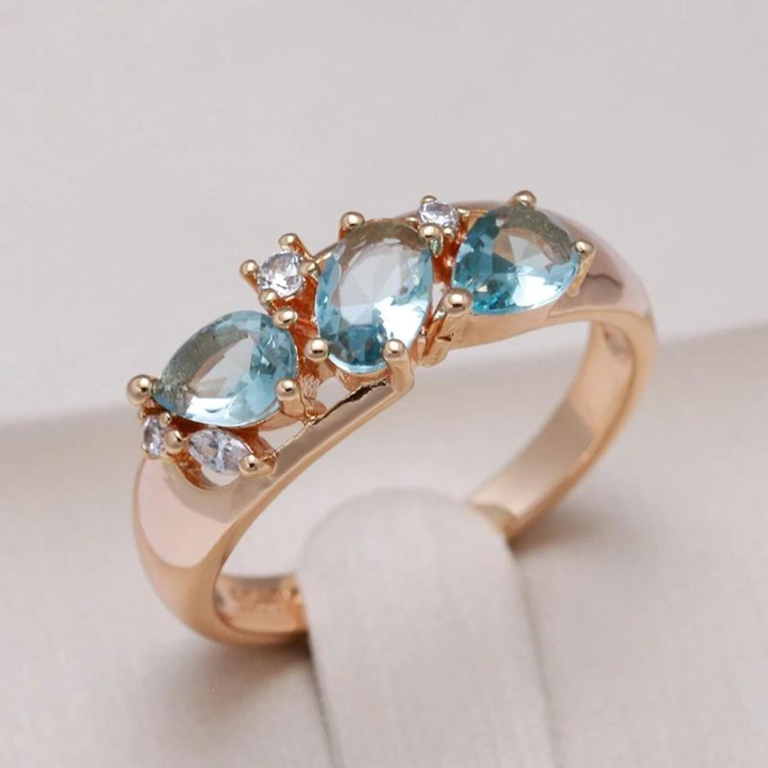Sandras blauer vintage Zirkonia-Ring in Gold
