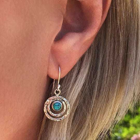 Emma - Boho Saturn Ohrringe mit Türkisstein in Silber und Gold